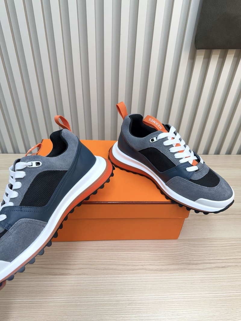 H**me5 sneaker
